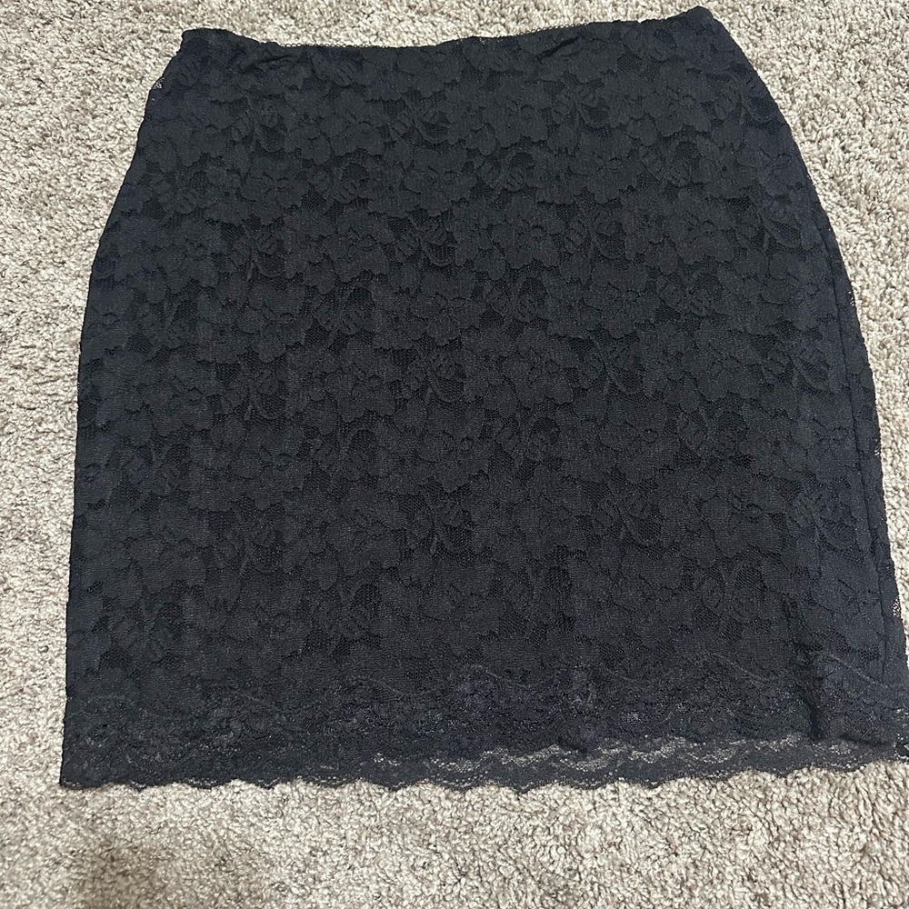 Express lace skirt